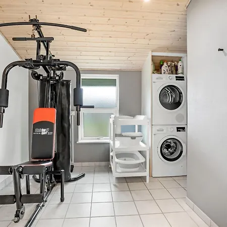 Helena - 700m From The Sea By Interhome