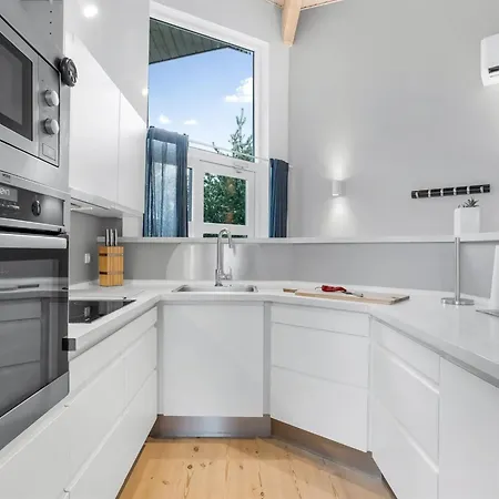 Helena - 700m From The Sea By Interhome *