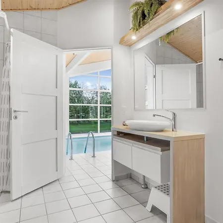 Helena - 700m From The Sea By Interhome *